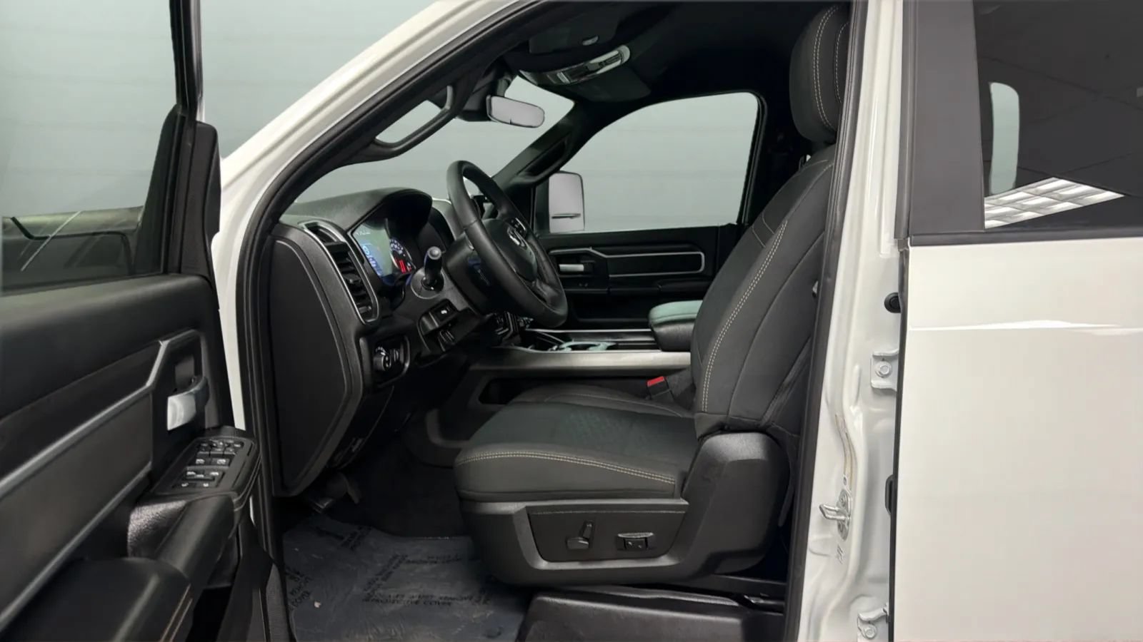 Used 2026 RAM 3500 Big Horn AWD/4WD image 19