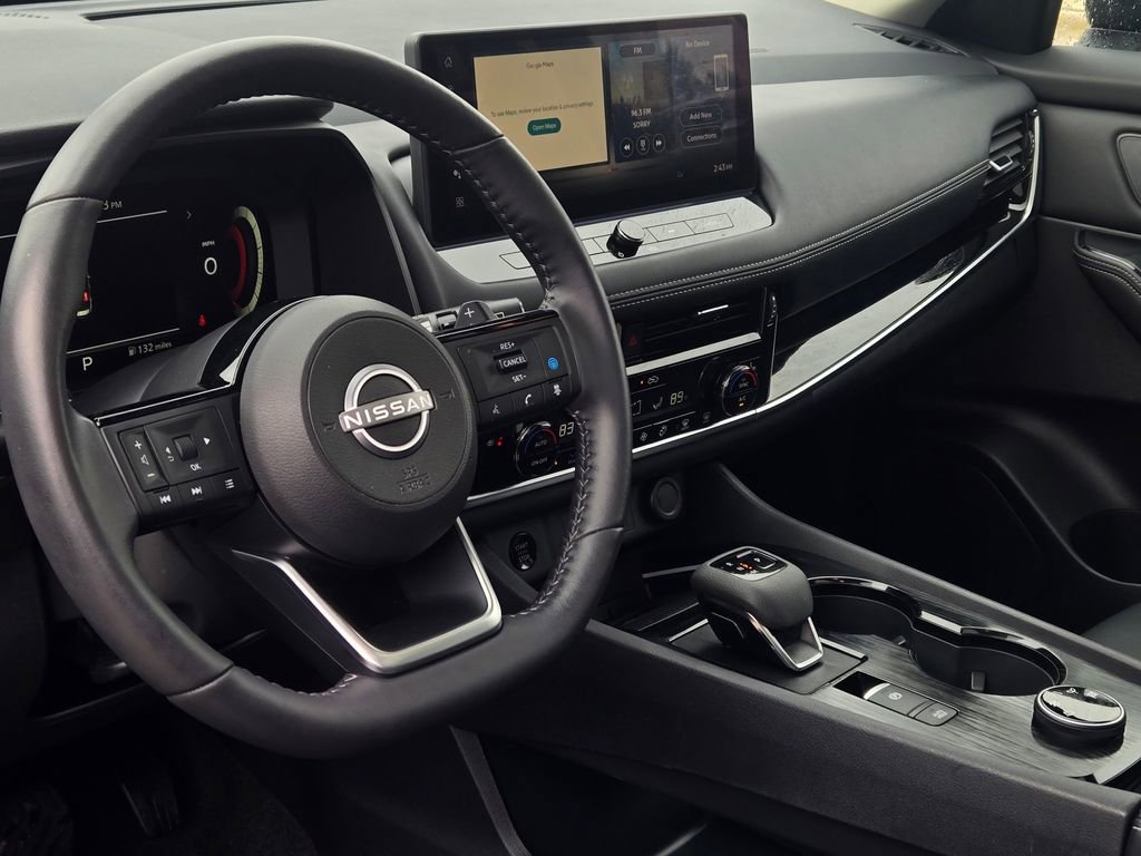 Used 2024 Nissan Rogue SL w/ SL Premium Package image 32