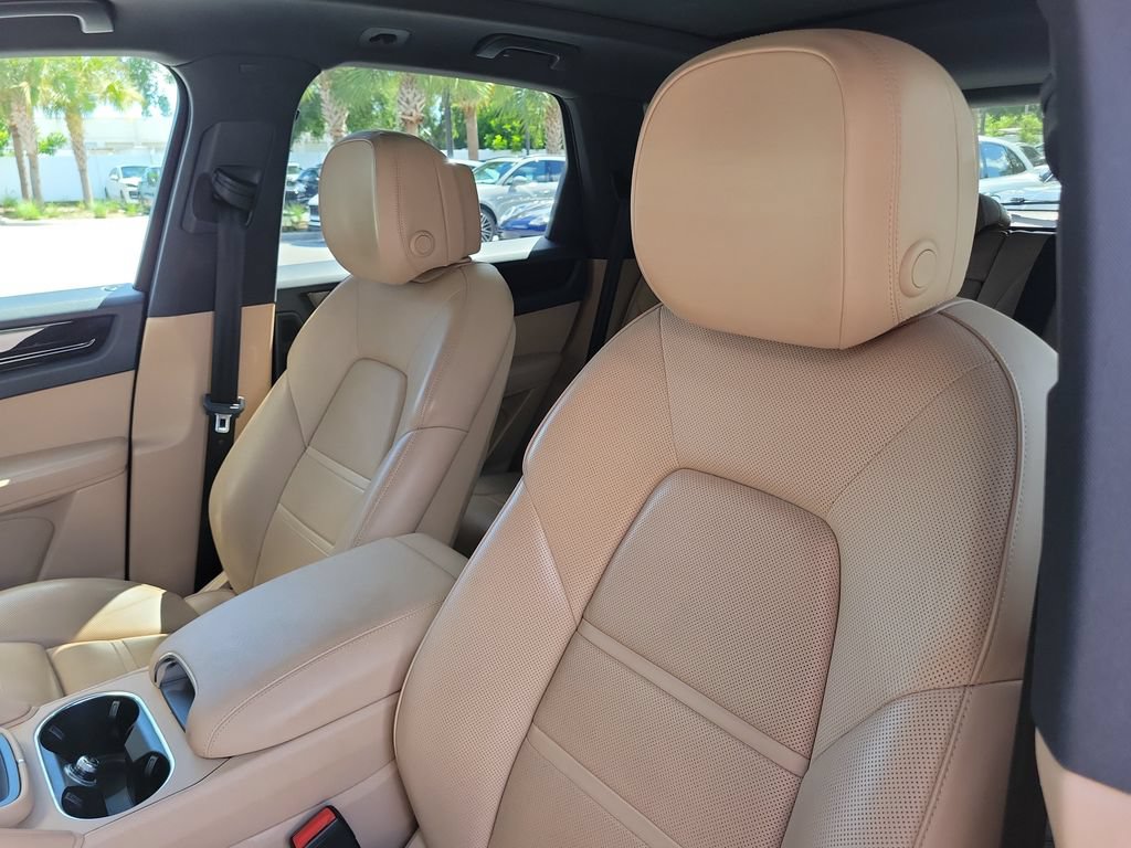 Certified 2019 Porsche Cayenne AWD/4WD image 5