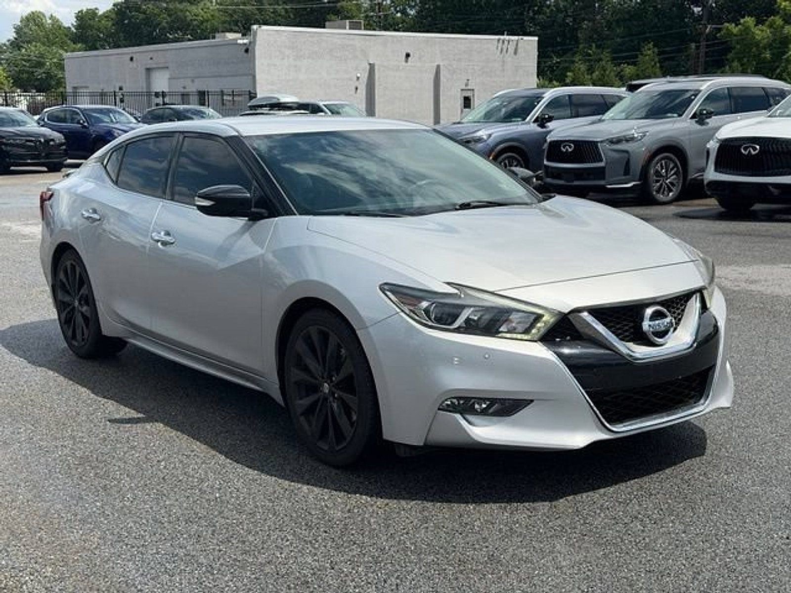 Used 2017 Nissan Maxima SR w/ Midnight Edition FWD image 1