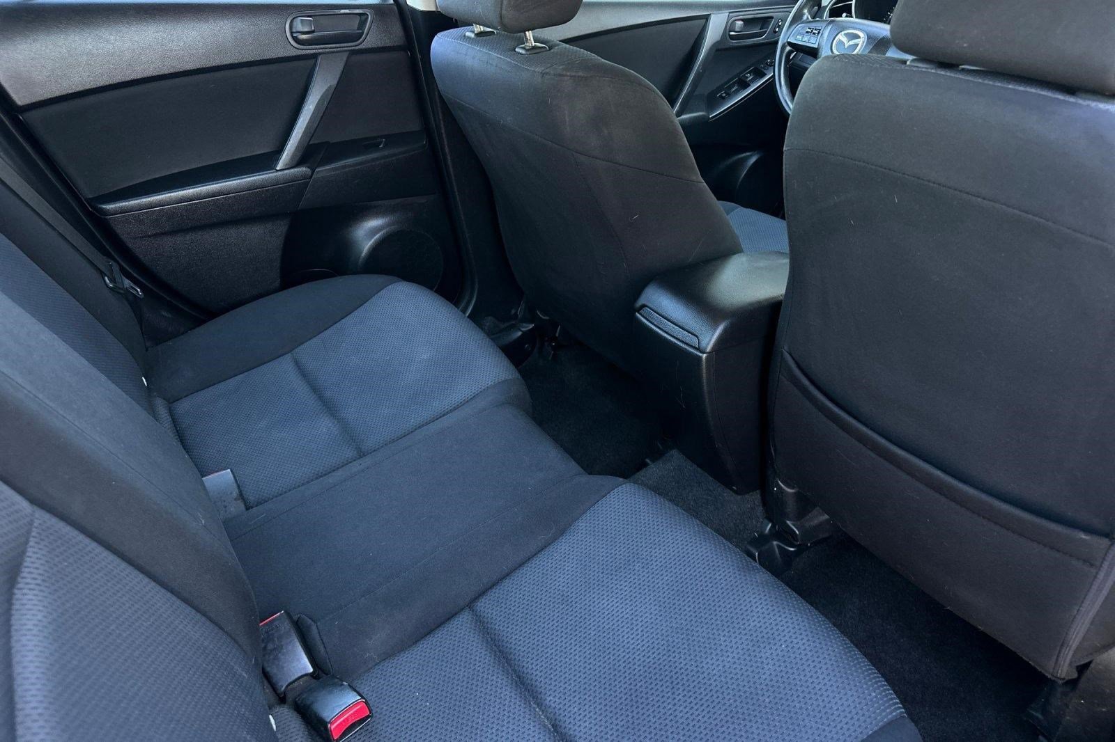 Used 2011 MAZDA MAZDA3 i Sport image 28