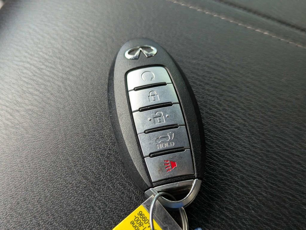 Used 2021 INFINITI QX80 Sensory w/ All-Season Package image 32