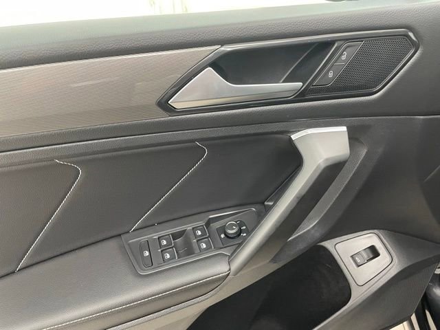 Used 2022 Volkswagen Tiguan SE AWD/4WD image 11