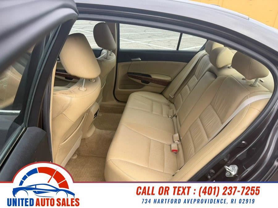 Used 2011 Honda Accord EX-L image 10
