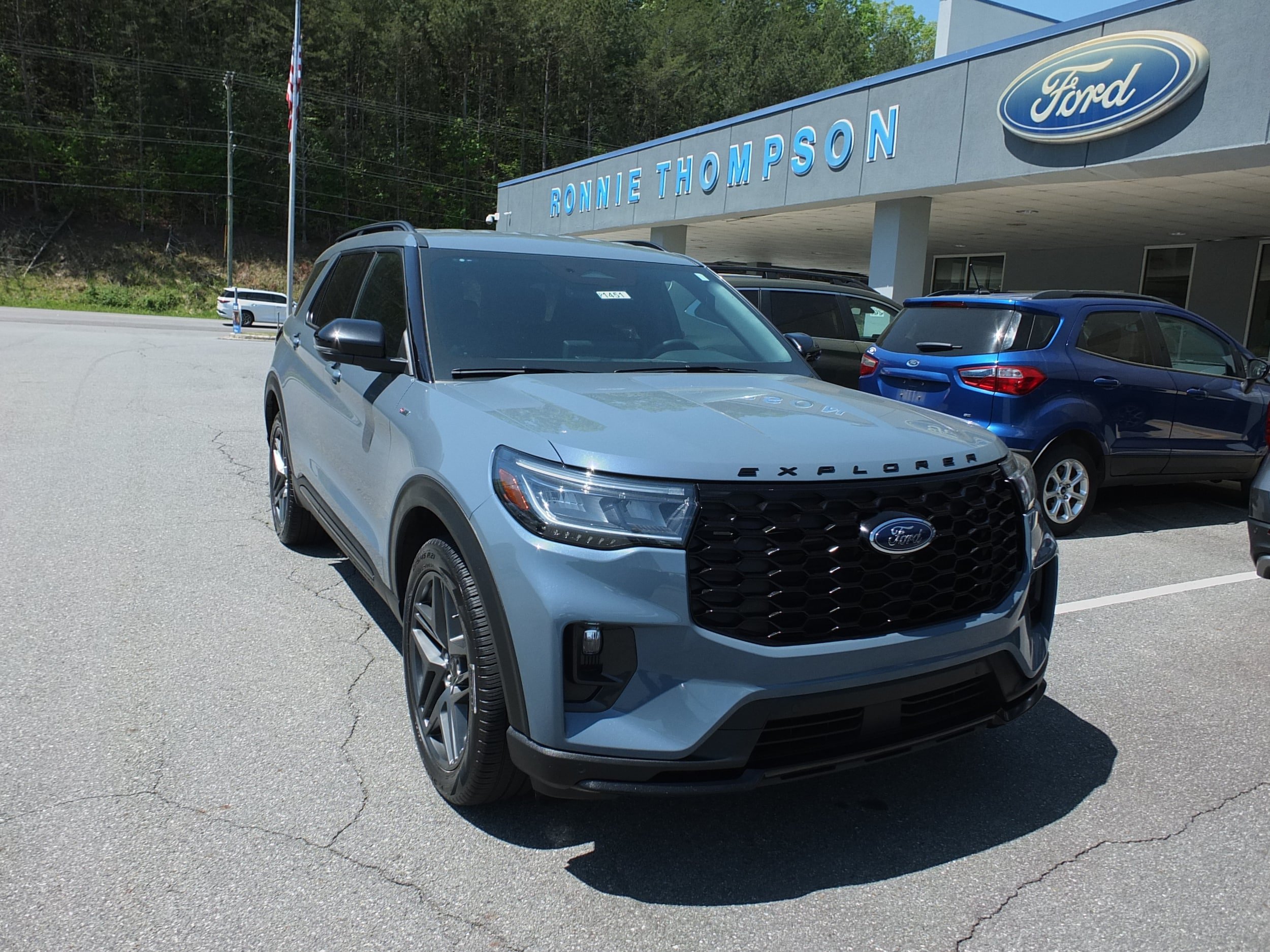 Used 2025 Ford Explorer ST-Line w/ Premium Package AWD/4WD image 1