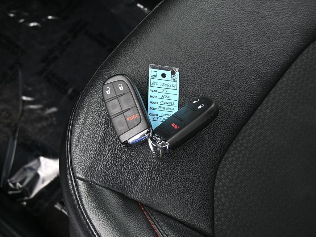 Used 2023 Jeep Compass Trailhawk image 18