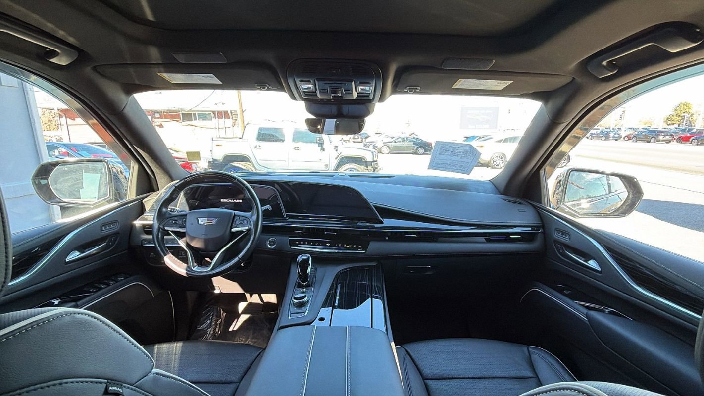 Used 2024 Cadillac Escalade ESV Sport w/ Touring Package image 15