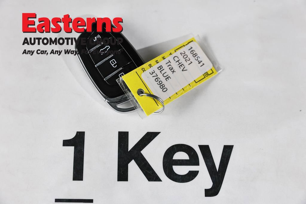 Used 2021 Chevrolet Trax LT w/ Driver Confidence Package image 25