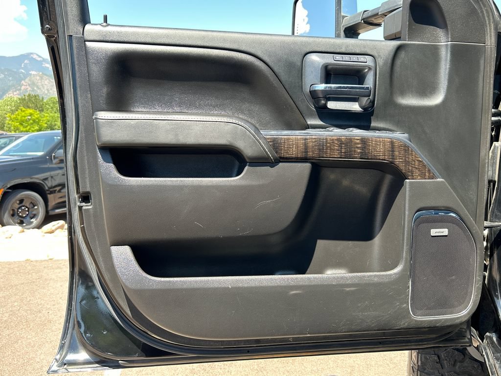 Used 2016 GMC Sierra 2500 Denali w/ Duramax Plus Package AWD/4WD image 30