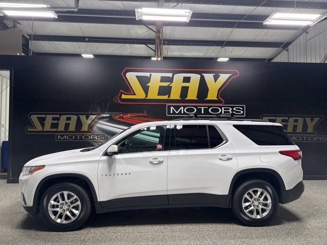 Used 2021 Chevrolet Traverse LT image 3