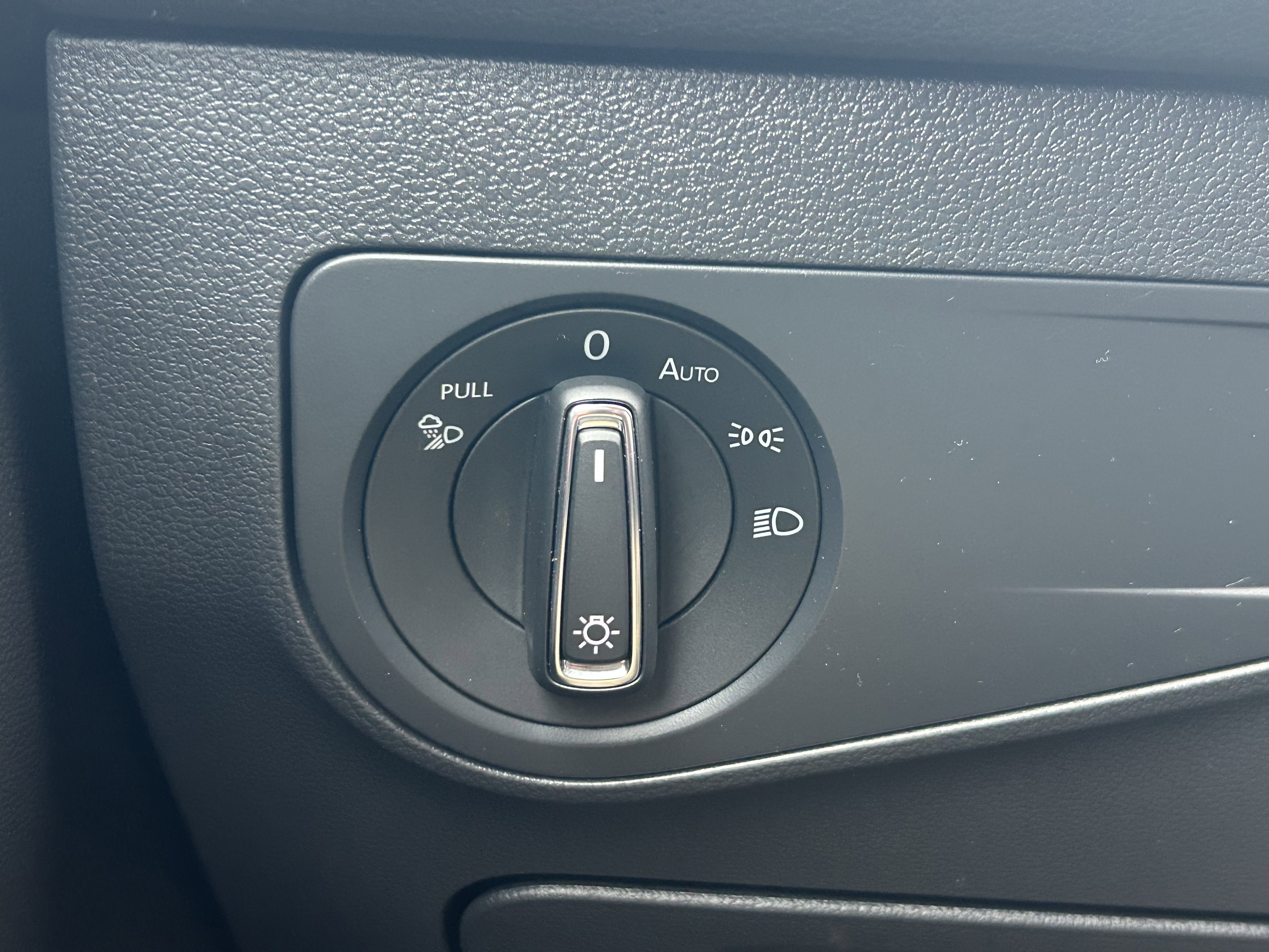 Certified 2024 Volkswagen Tiguan SEL R-Line image 20