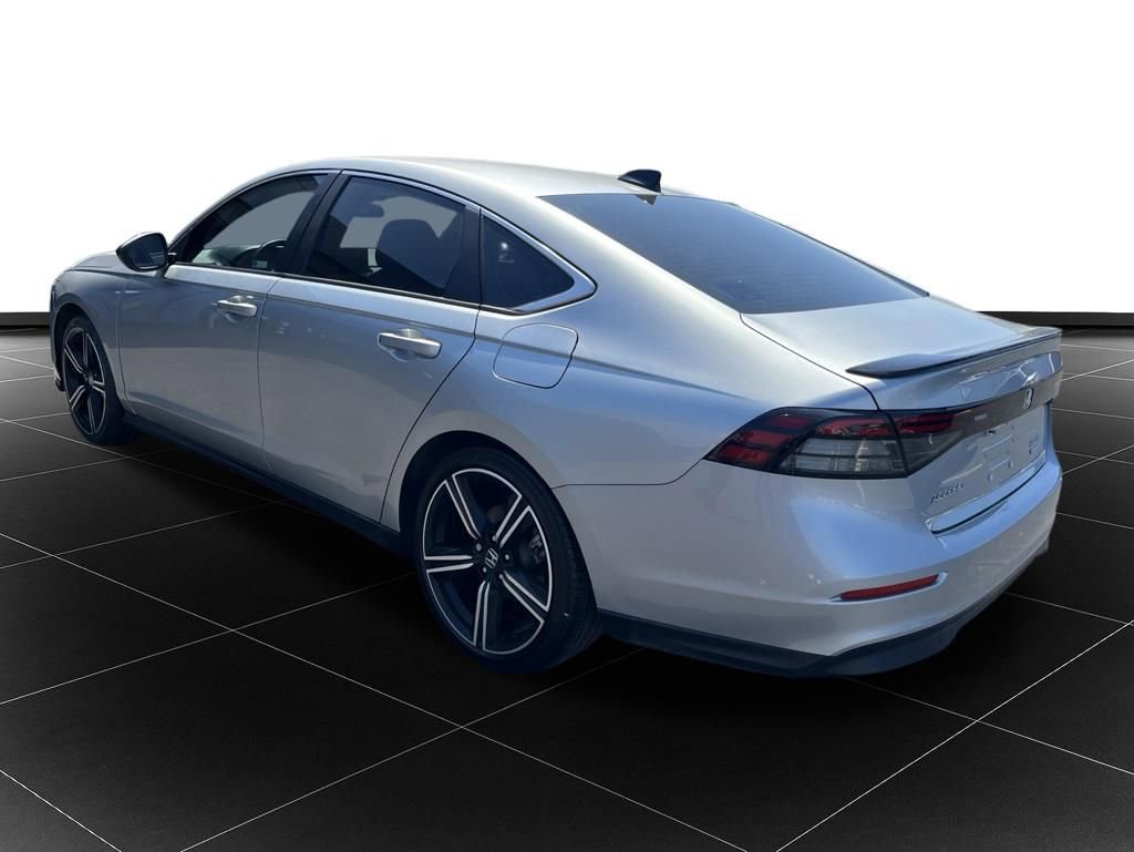 Used 2024 Honda Accord Sport image 3
