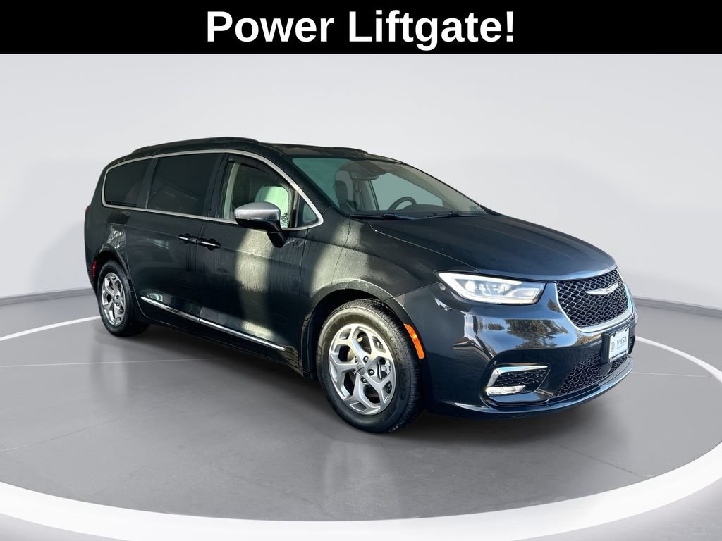 Used 2023 Chrysler Pacifica Limited FWD image 46