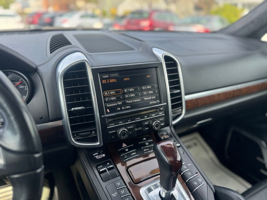 Used 2011 Porsche Cayenne Turbo AWD/4WD image 42