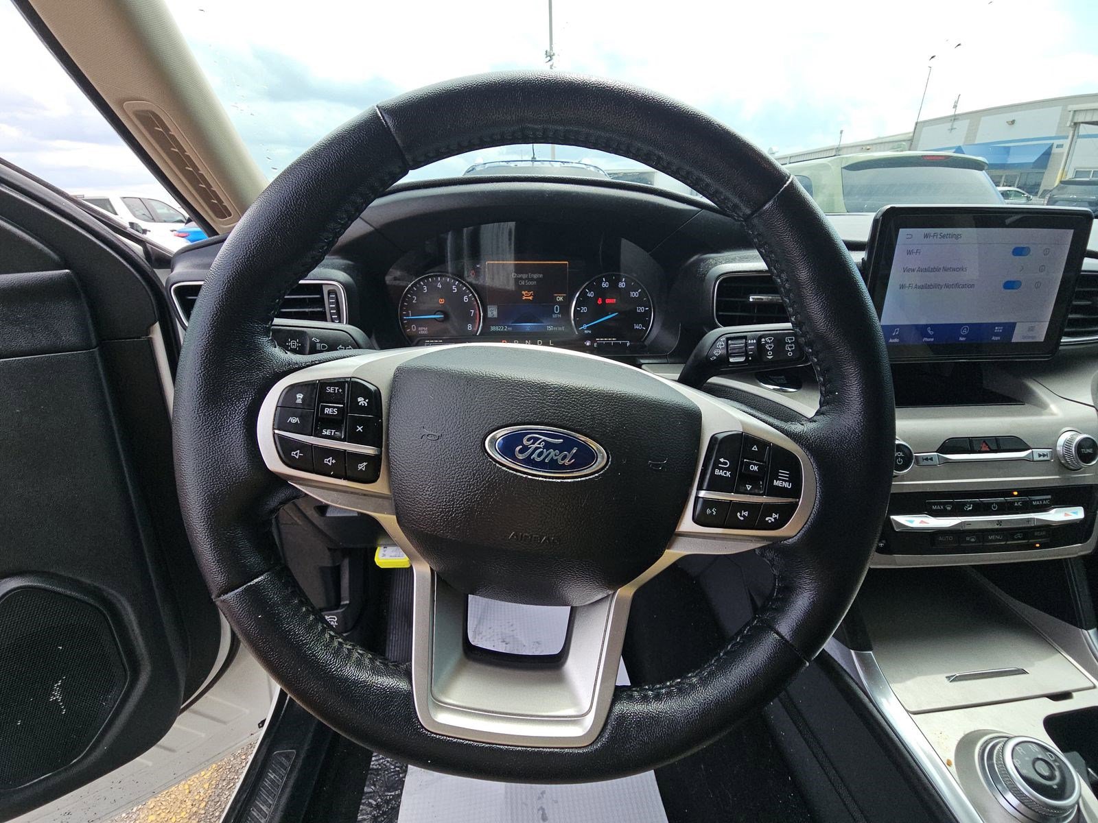 Used 2022 Ford Explorer XLT w/ Equipment Group 202A image 13