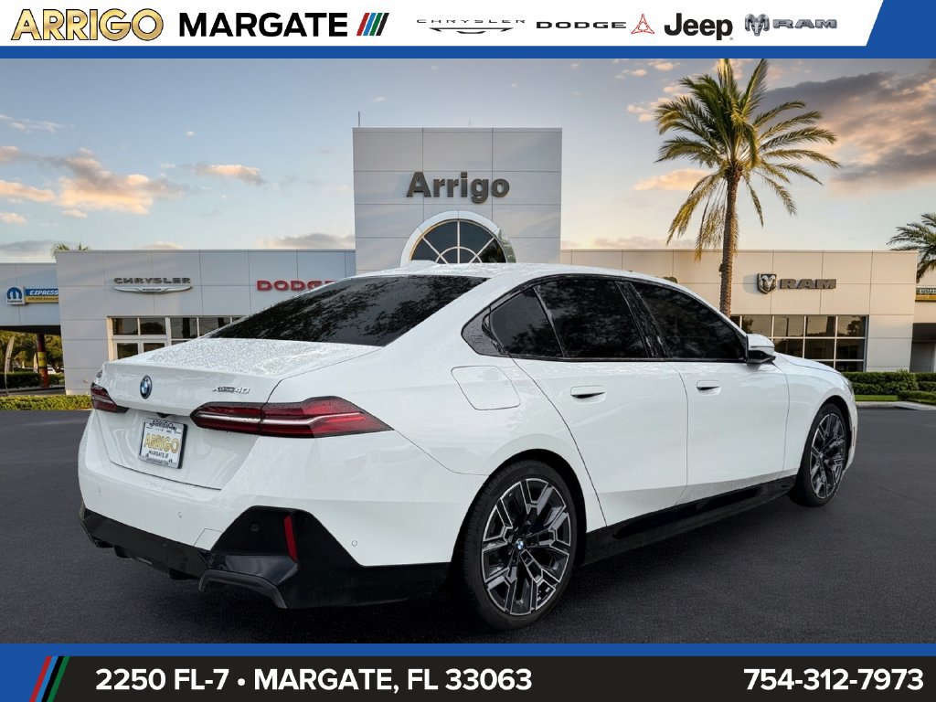 Used 2025 BMW i5 xDrive40 w/ M Sport Package AWD/4WD image 7