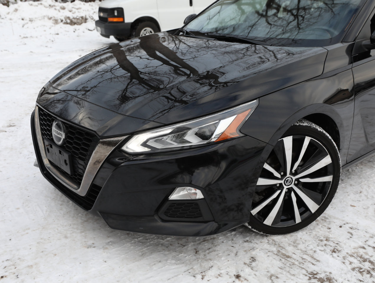 Used 2019 Nissan Altima 2.0 SR image 2