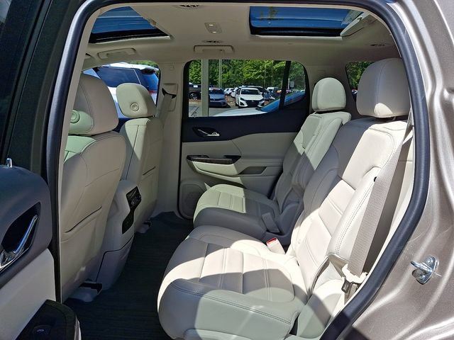 Used 2022 GMC Acadia Denali w/ Denali Ultimate Package FWD image 10