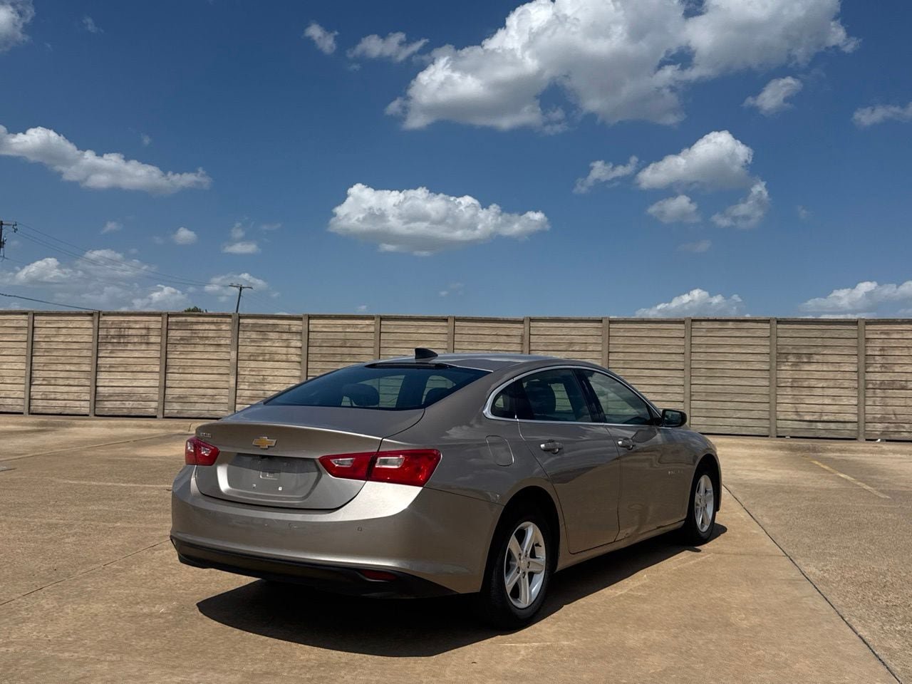 Used 2025 Chevrolet Malibu LS FWD image 22