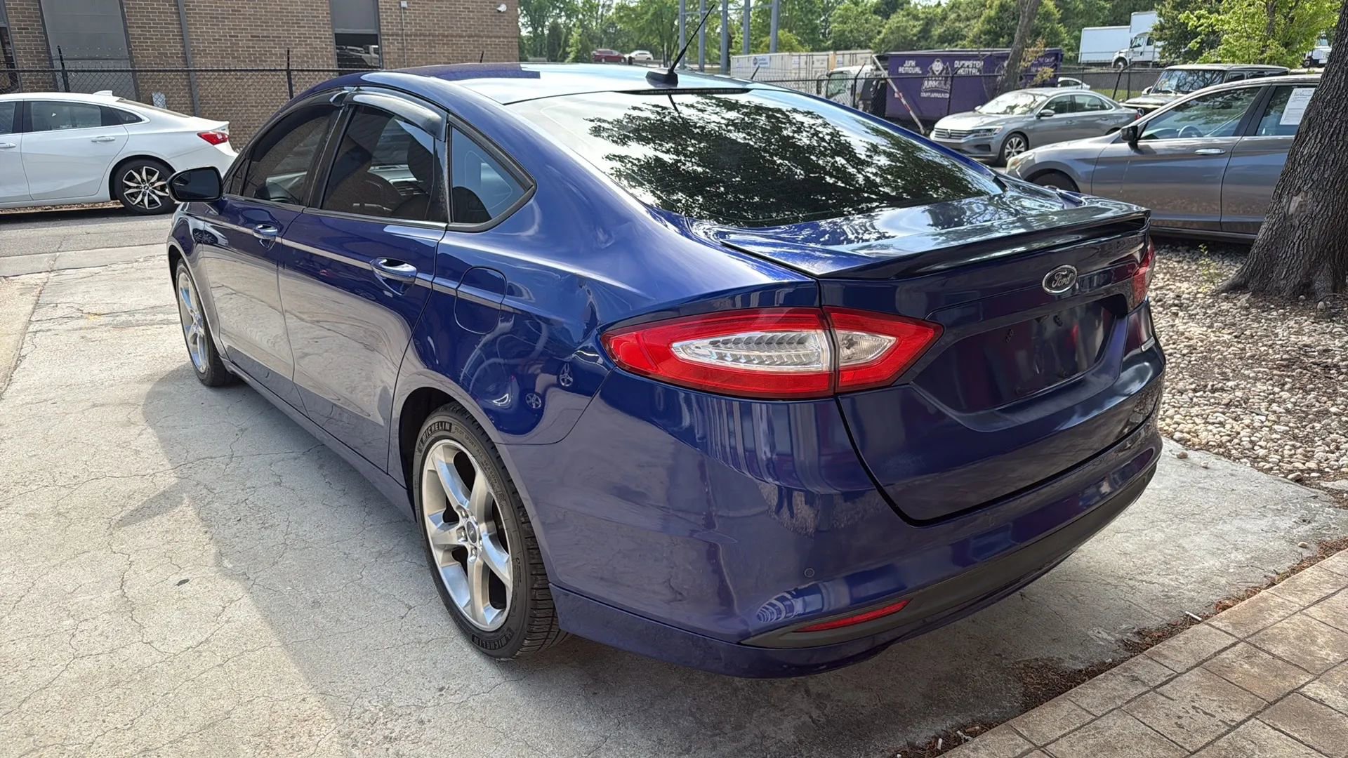 Used 2013 Ford Fusion SE FWD image 3