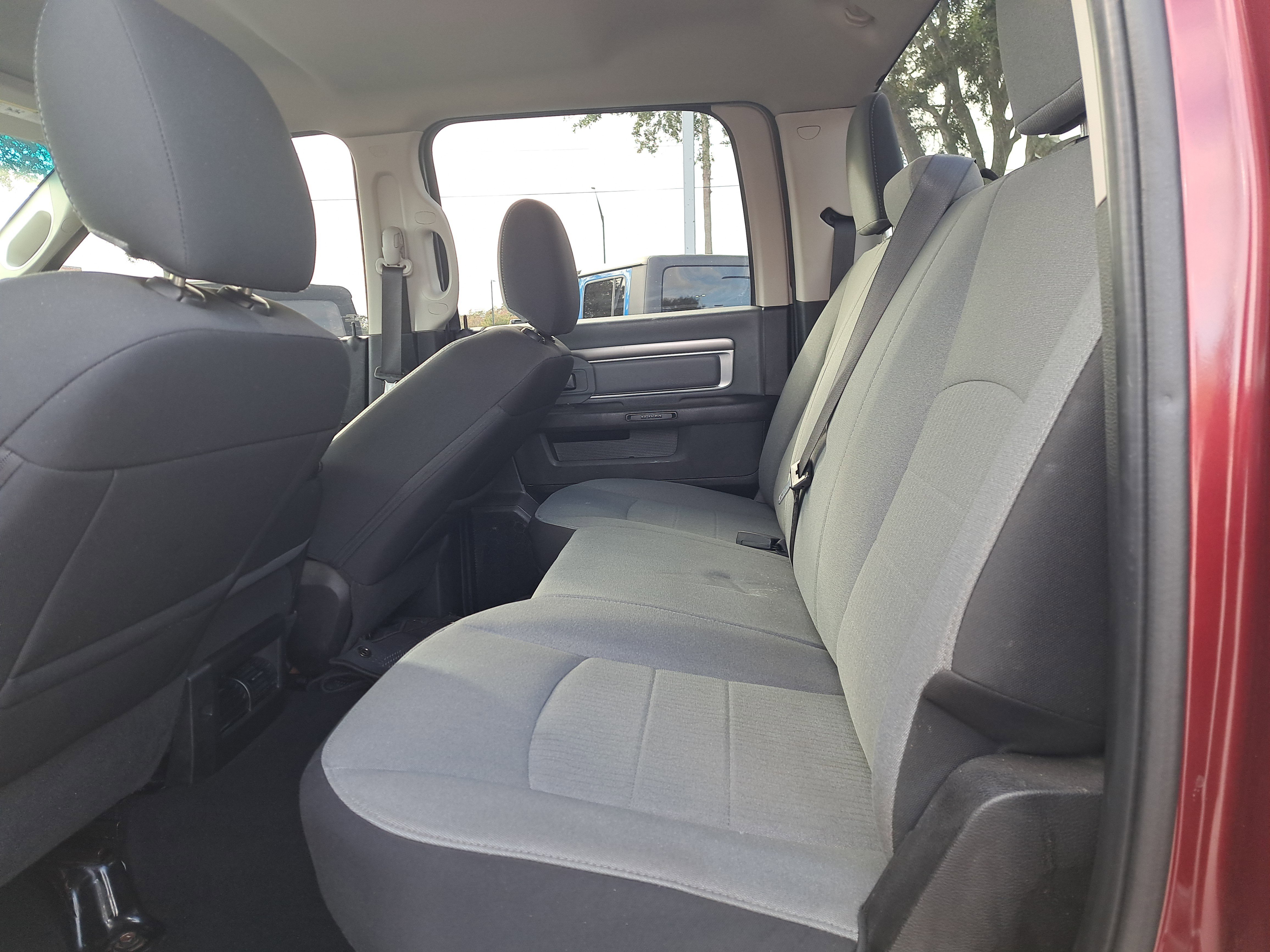 Used 2021 RAM 1500 Classic SLT image 11