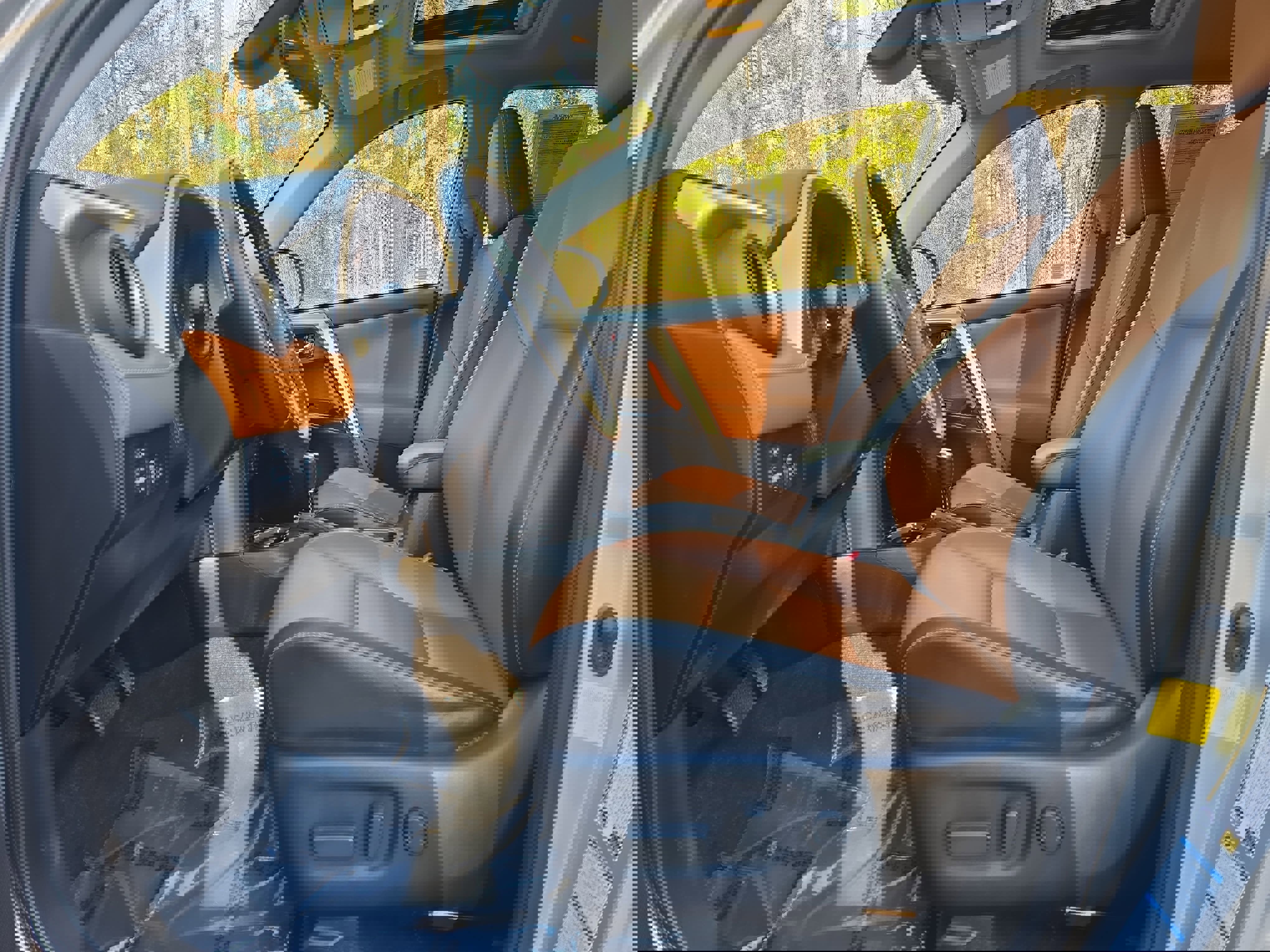 Used 2016 Toyota RAV4 Limited w/ Advanced Technology Package image 14