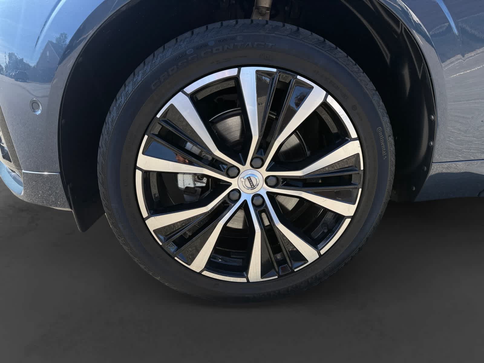 Used 2024 Volvo XC60 B5 Plus w/ Climate Package AWD/4WD image 9