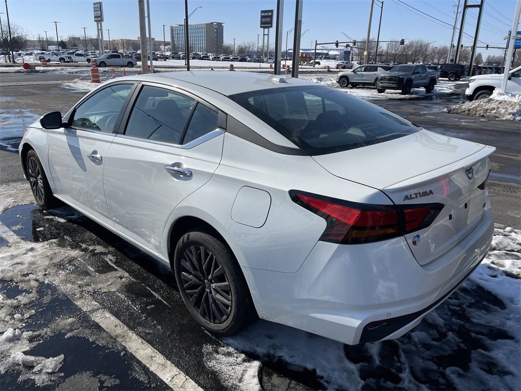 Used 2025 Nissan Altima 2.5 SV w/ SV Special Edition Package image 6