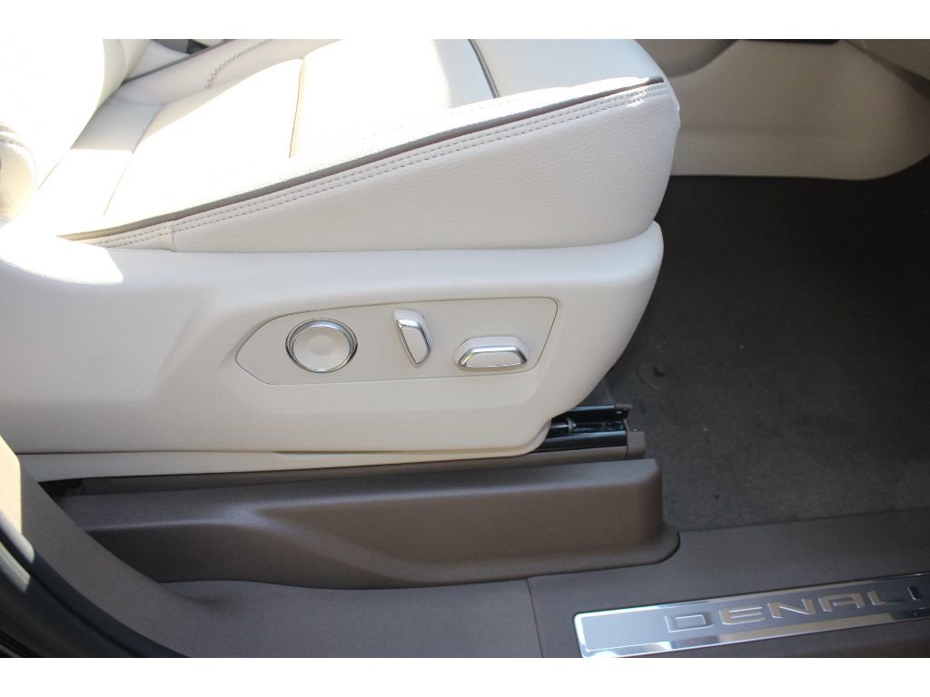 New 2026 GMC Yukon Denali w/ Denali Reserve Package image 36
