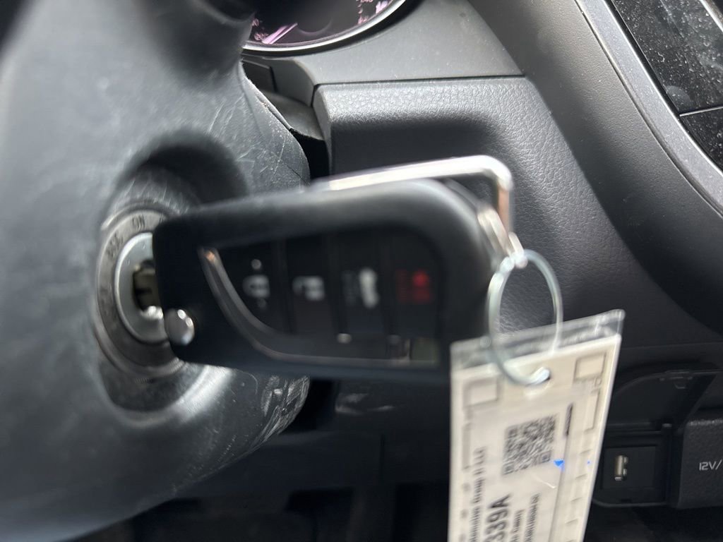 Used 2024 Toyota Camry SE image 28