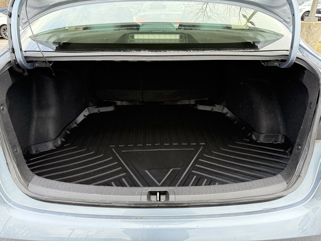 Used 2021 Toyota Corolla LE image 33