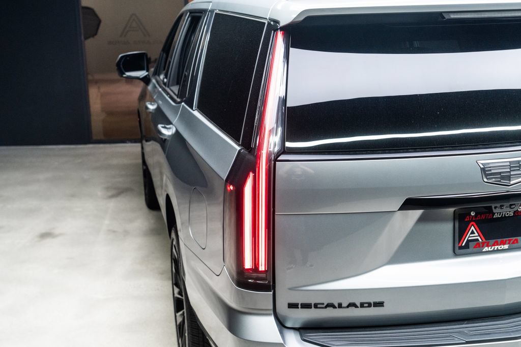 Used 2025 Cadillac Escalade V w/ LPO, ONYX Package AWD/4WD image 19