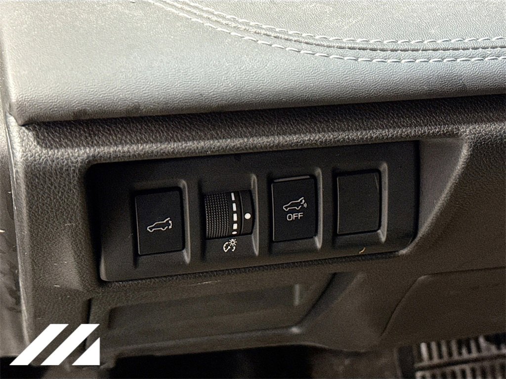 Used 2020 Subaru Outback Limited image 10