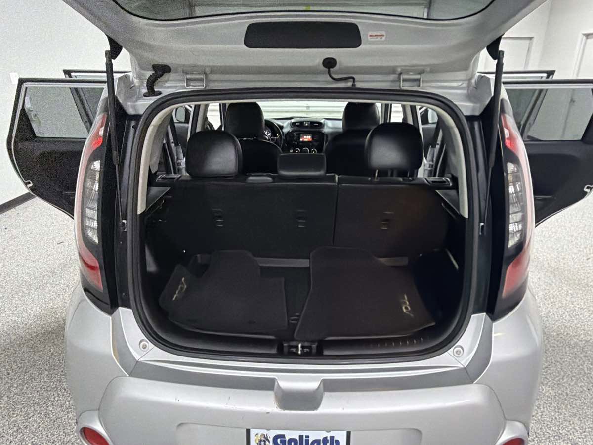Used 2016 Kia Soul ! FWD image 24