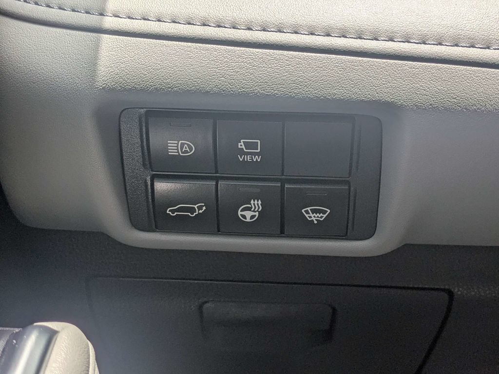 Used 2022 Toyota Highlander Limited FWD image 25