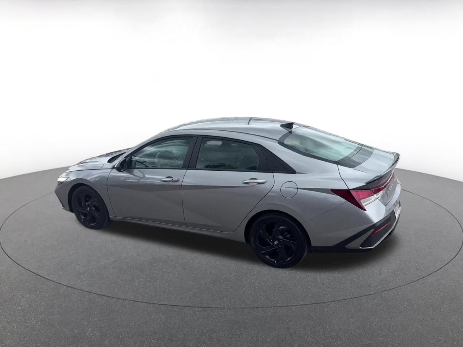 Used 2026 Hyundai Elantra Sport FWD image 10