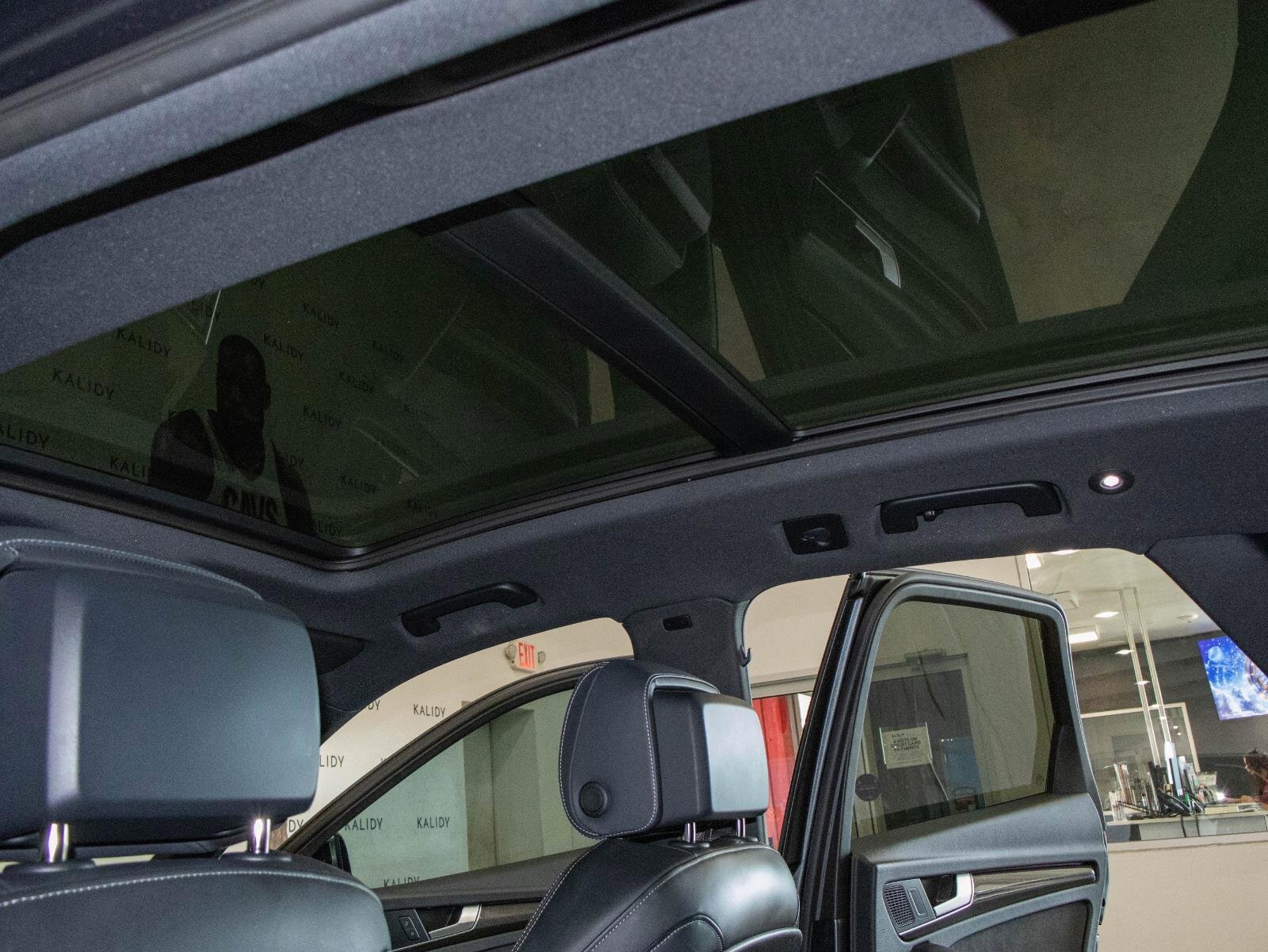 Used 2023 Audi SQ5 Prestige w/ Prestige Package image 14