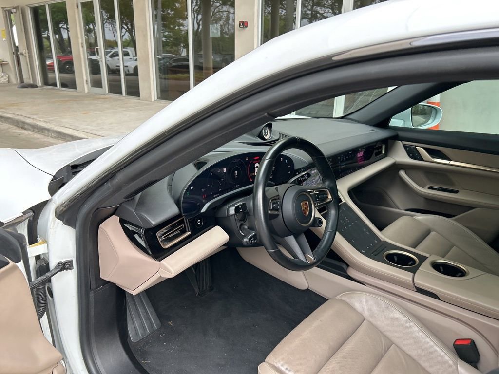Used 2022 Porsche Taycan 4S image 10