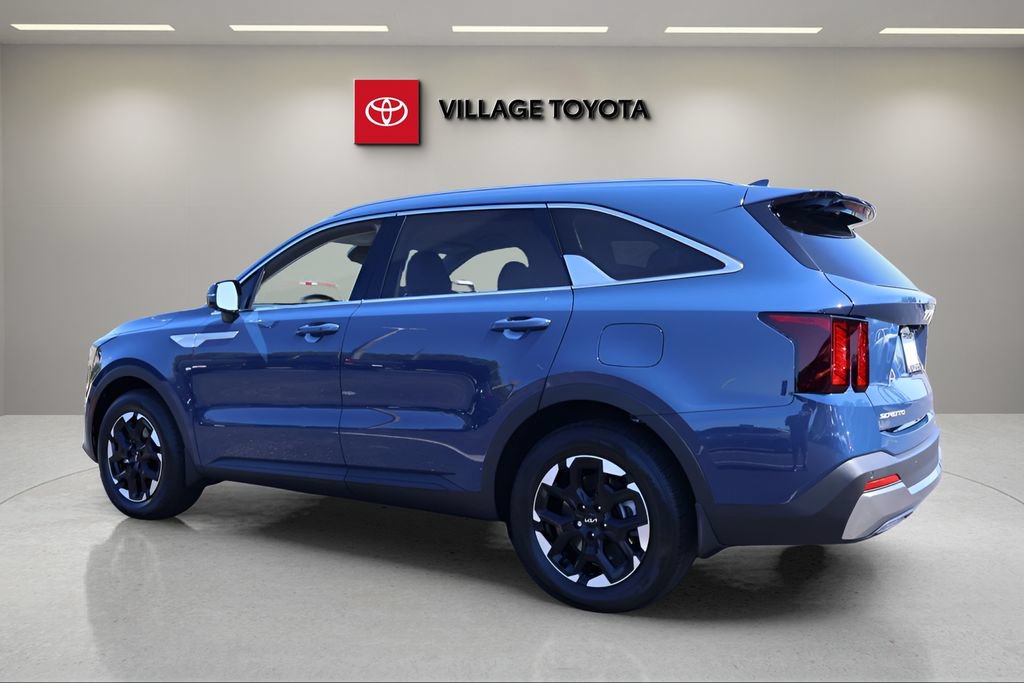 Used 2026 Kia Sorento S FWD image 3