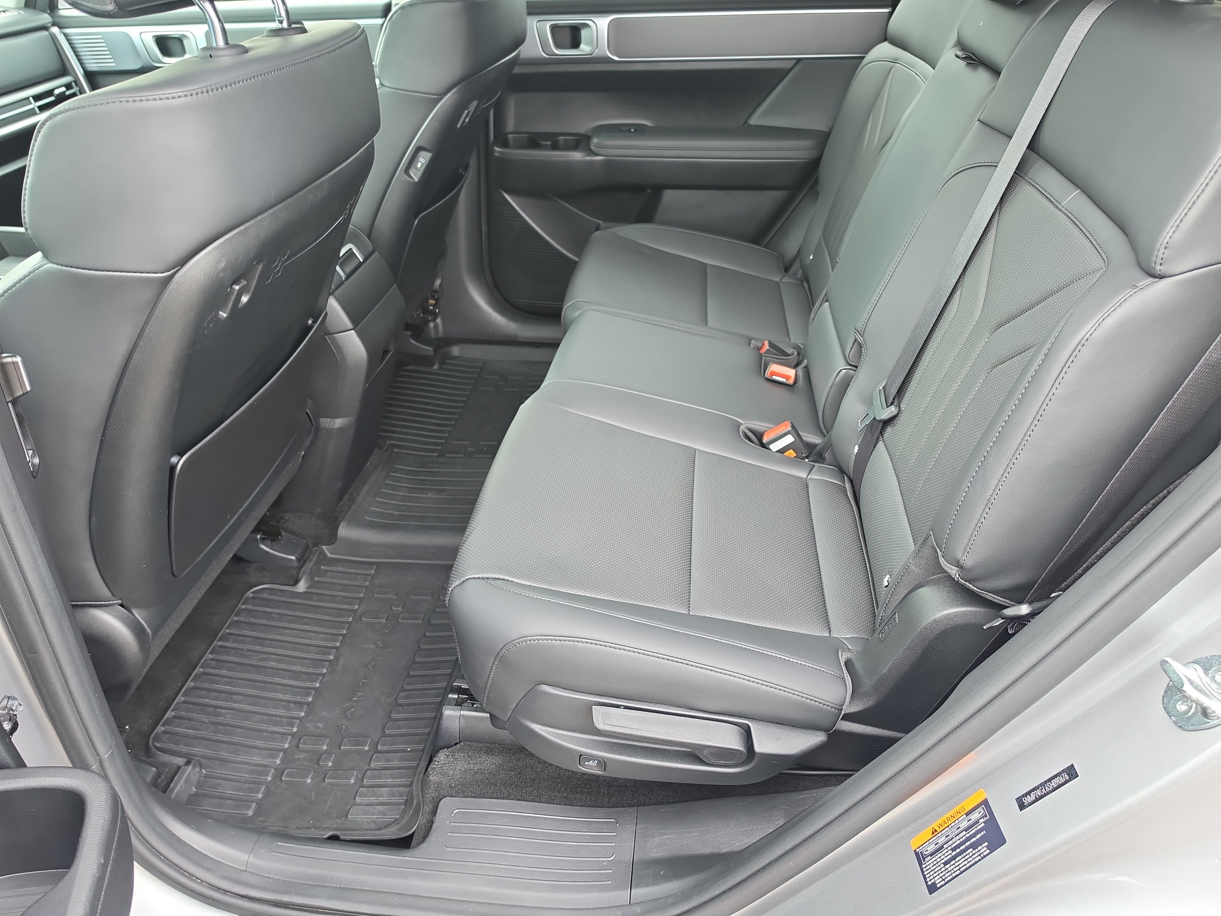 Used 2025 Hyundai Santa Fe SEL FWD image 17