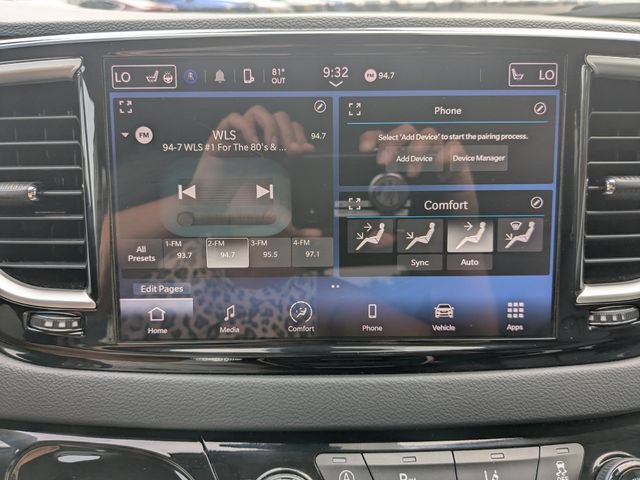 Used 2024 Chrysler Pacifica Touring-L FWD image 27