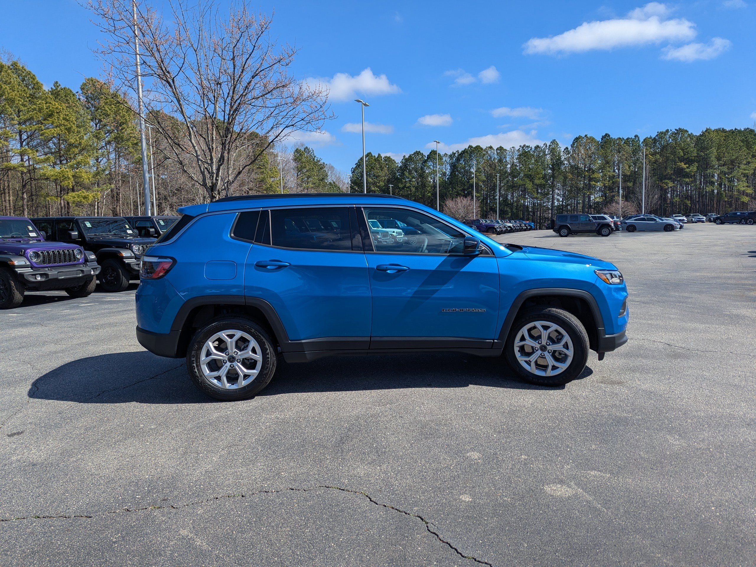 Certified 2025 Jeep Compass Latitude image 4