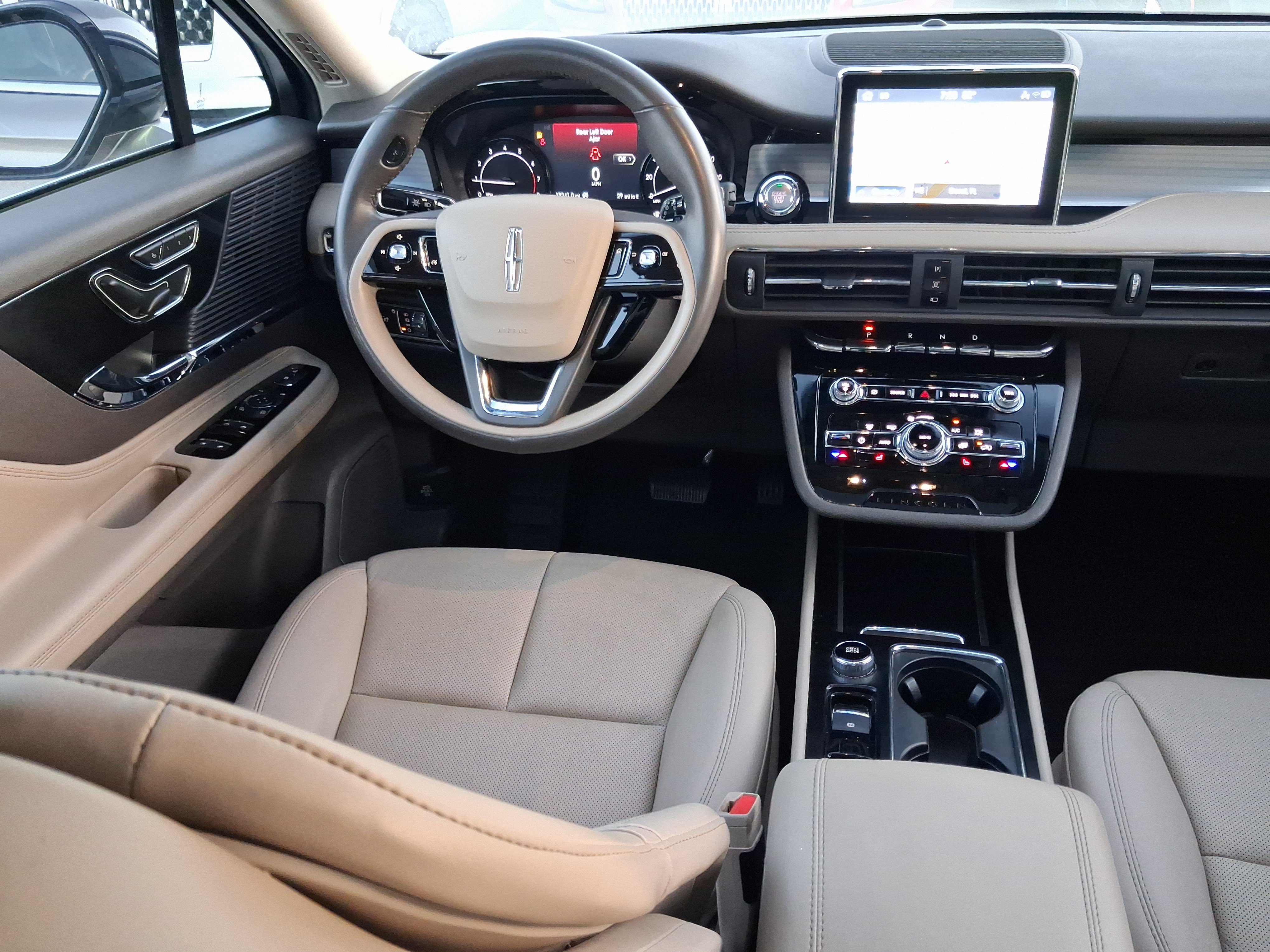 Certified 2021 Lincoln Corsair FWD w/ Premium Package image 8