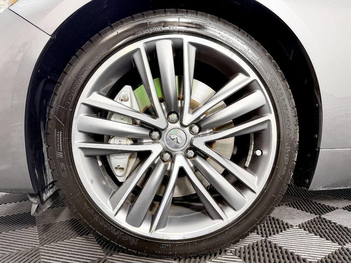 Used 2015 INFINITI Q50 w/ Deluxe Touring Package RWD image 22