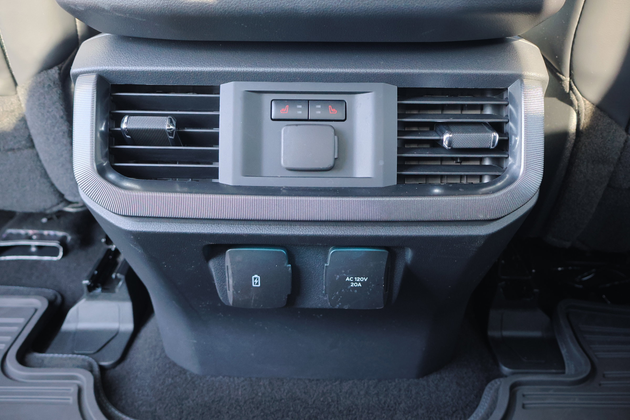 Certified 2025 Ford F150 Platinum w/ FX4 Off-Road Package image 32