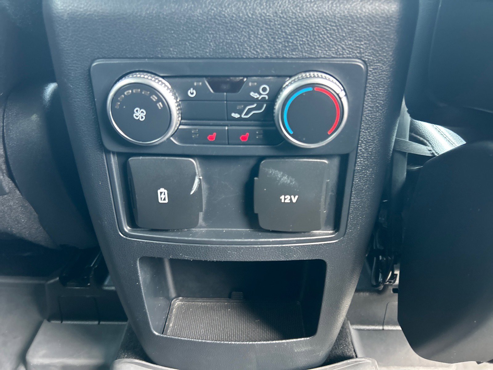 Certified 2020 Ford Explorer XLT w/ Equipment Group 202A AWD/4WD image 24