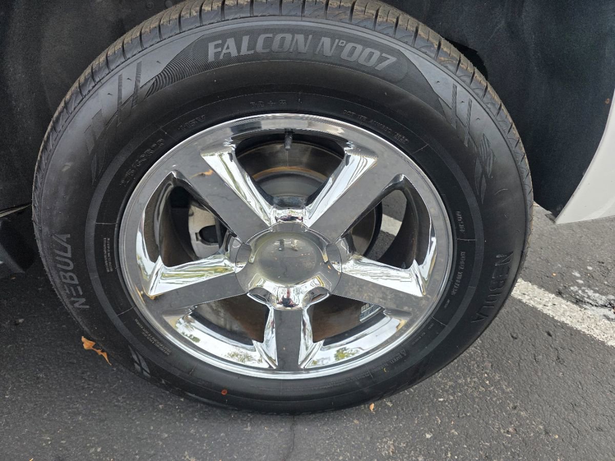 Used 2018 Chevrolet Tahoe LT image 10