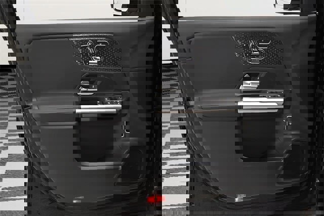 Used 2025 Mercedes-Benz GLA 250 4MATIC w/ Driver Assistance Package image 22