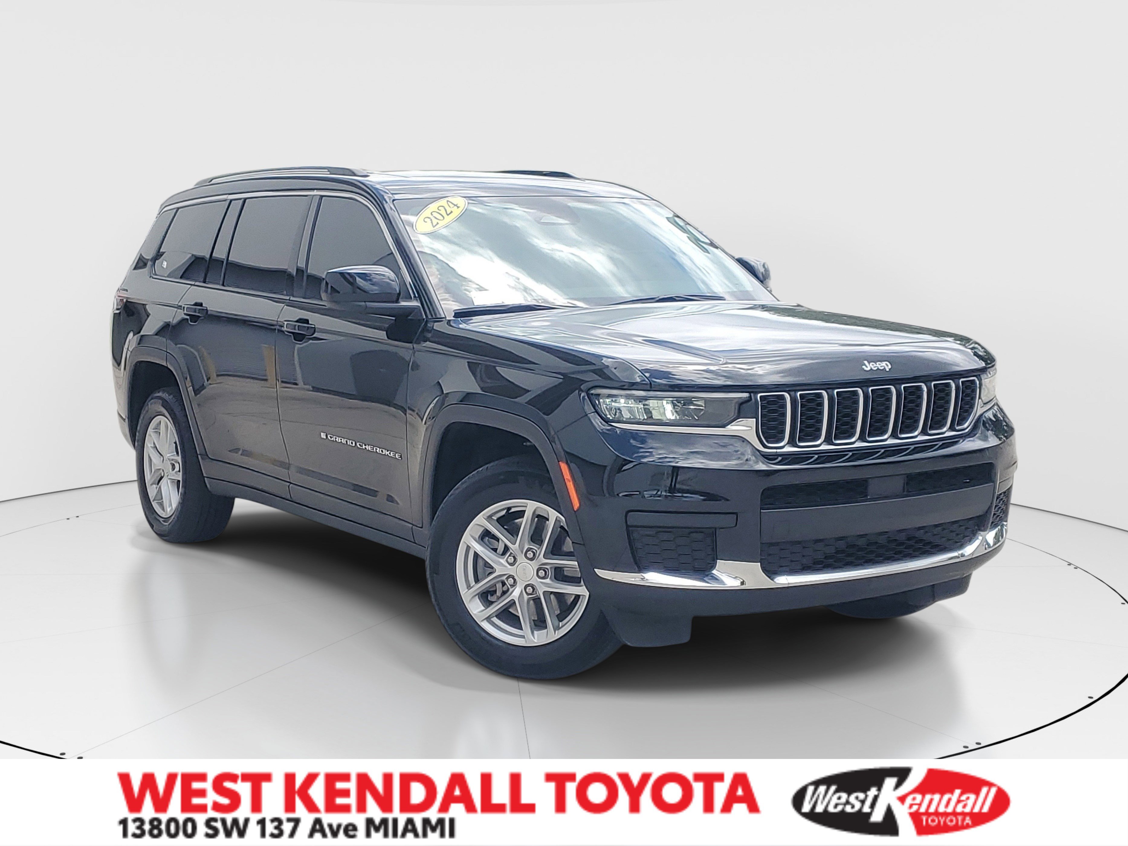 Used 2024 Jeep Grand Cherokee L Laredo