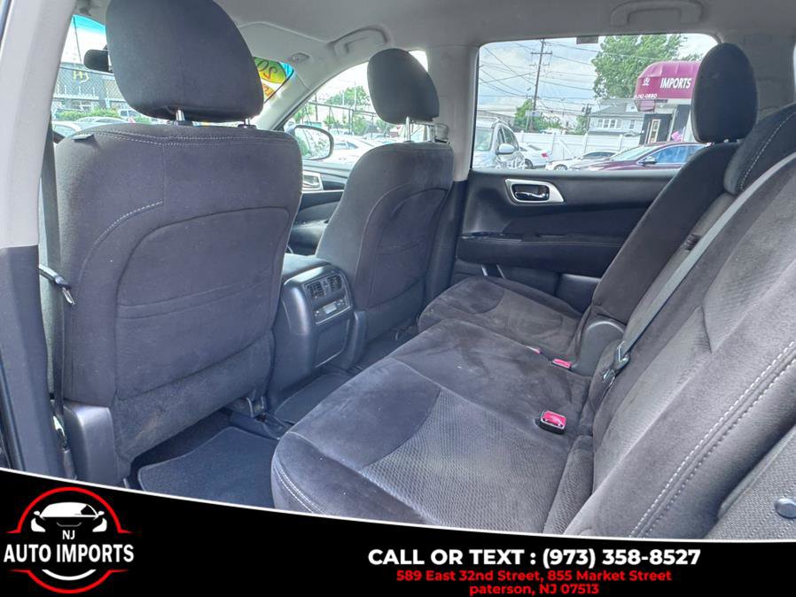 Used 2015 Nissan Pathfinder S image 12